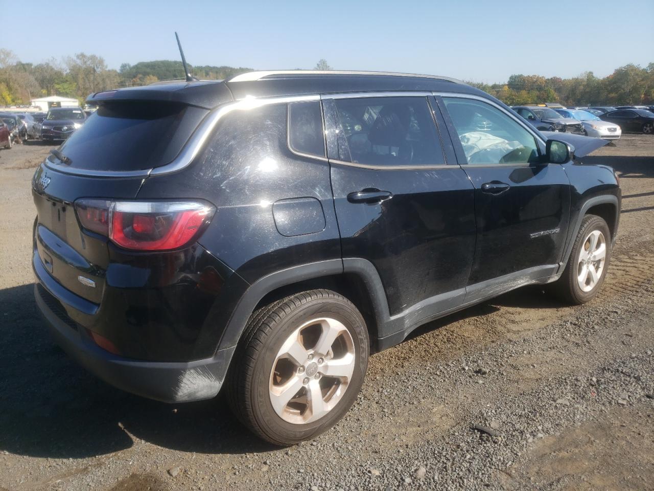 Image 3 of 2018 JEEP COMPASS LATITUDE 2018 with VIN 3C4NJDBB0JT342805