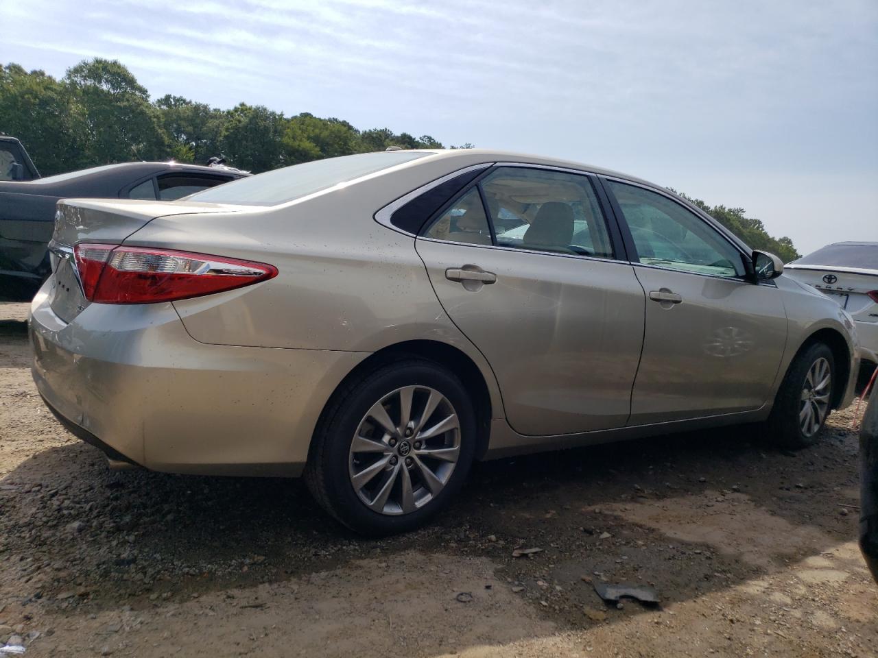Obraz 3 z 2017 TOYOTA CAMRY LE 2017 z VIN 4T1BF1FKXHU634003