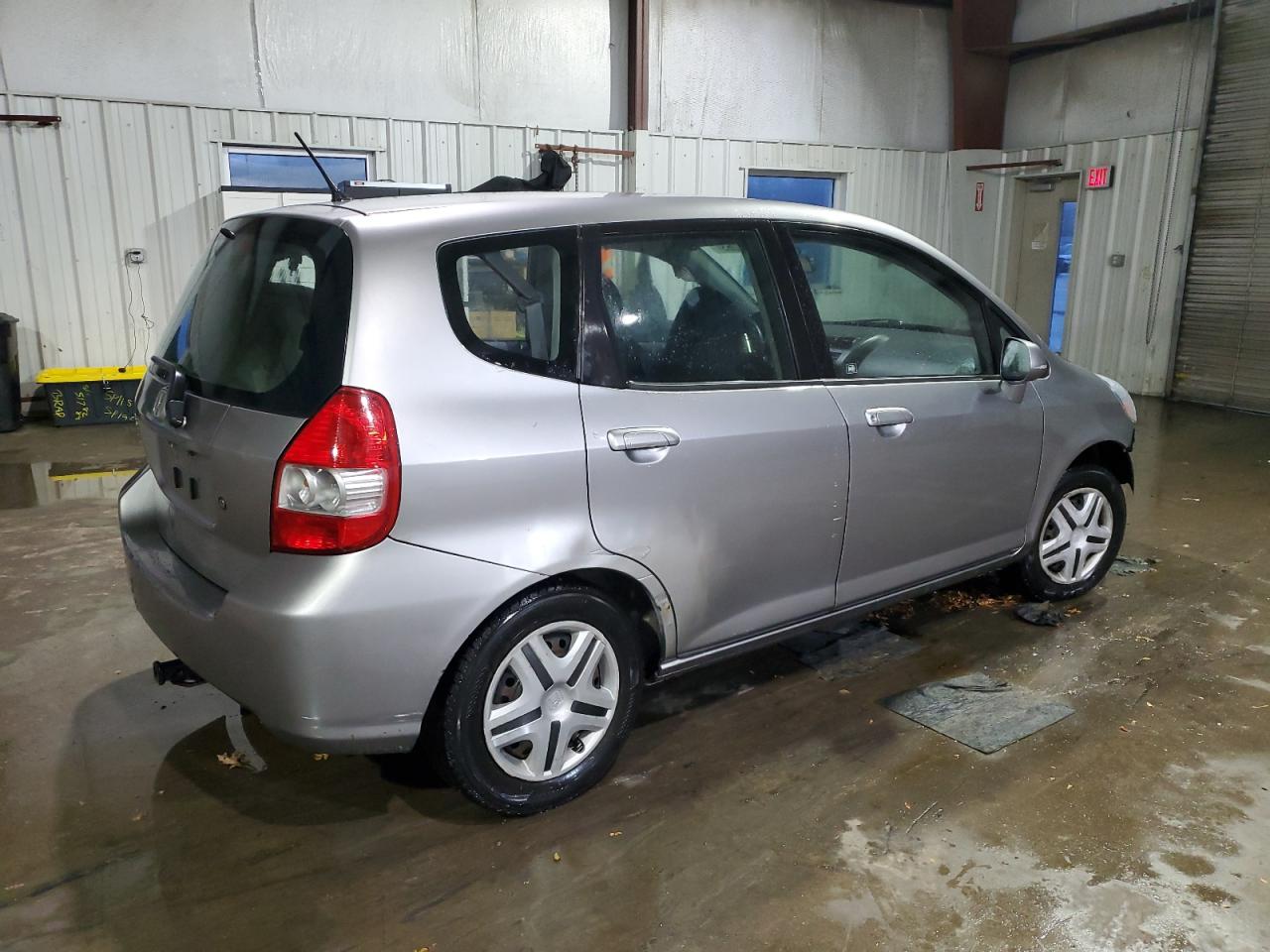 Image 3 of 2007 HONDA FIT  2007 with VIN JHMGD384X7S035119