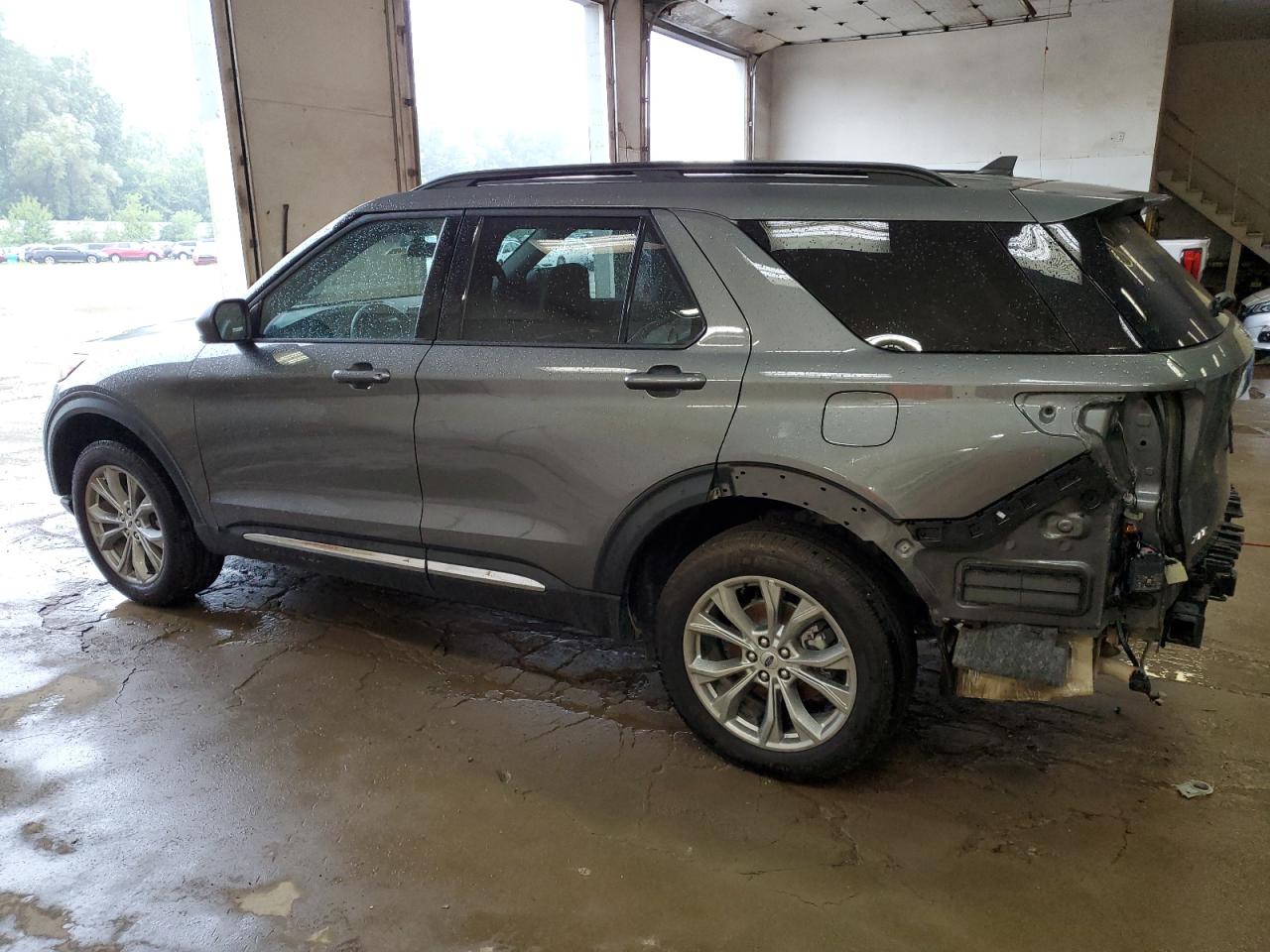Изображение 2 2023 FORD EXPLORER XLT 2023 с VIN 1FMSK8DH6PGA55244