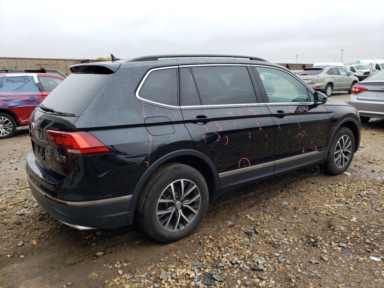 Image 3 of 2018 VOLKSWAGEN TIGUAN SE 2018 with VIN 3VV2B7AX2JM200546