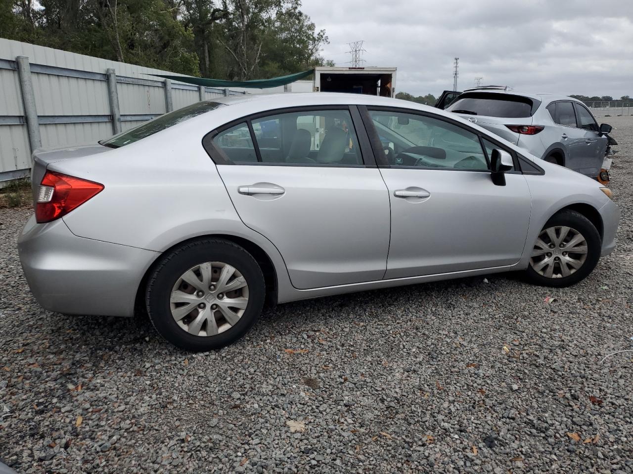 Obraz 3 z 2012 HONDA CIVIC LX 2012 z VIN 19XFB2F57CE027579