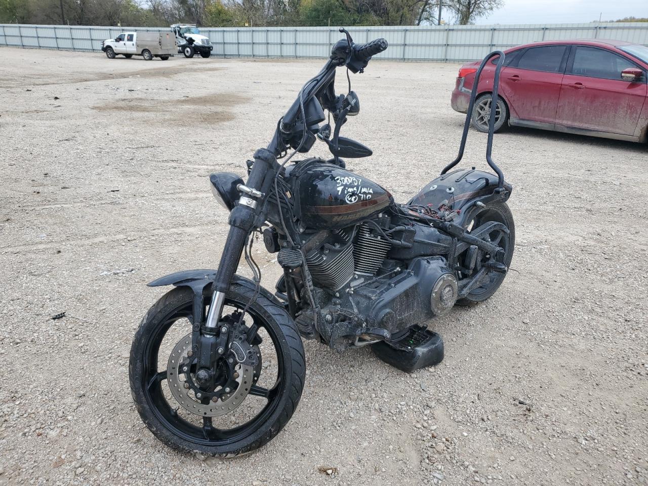 Obraz 2 z 2016 HARLEY-DAVIDSON FXSE  2016 z VIN 1HD1TG923GB964999