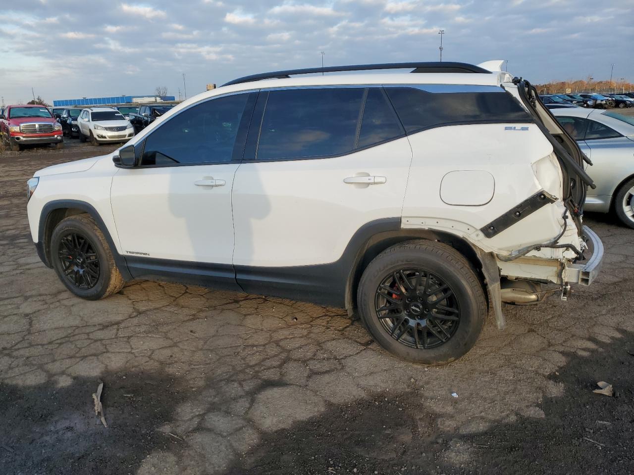 Image 2 of 2019 GMC TERRAIN SLE 2019 with VIN 3GKALMEV6KL262252