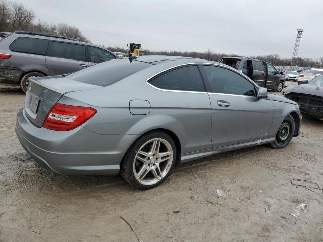 Obraz 3 z 2013 MERCEDES-BENZ C 250 2013 z VIN WDDGJ4HB5DG056656