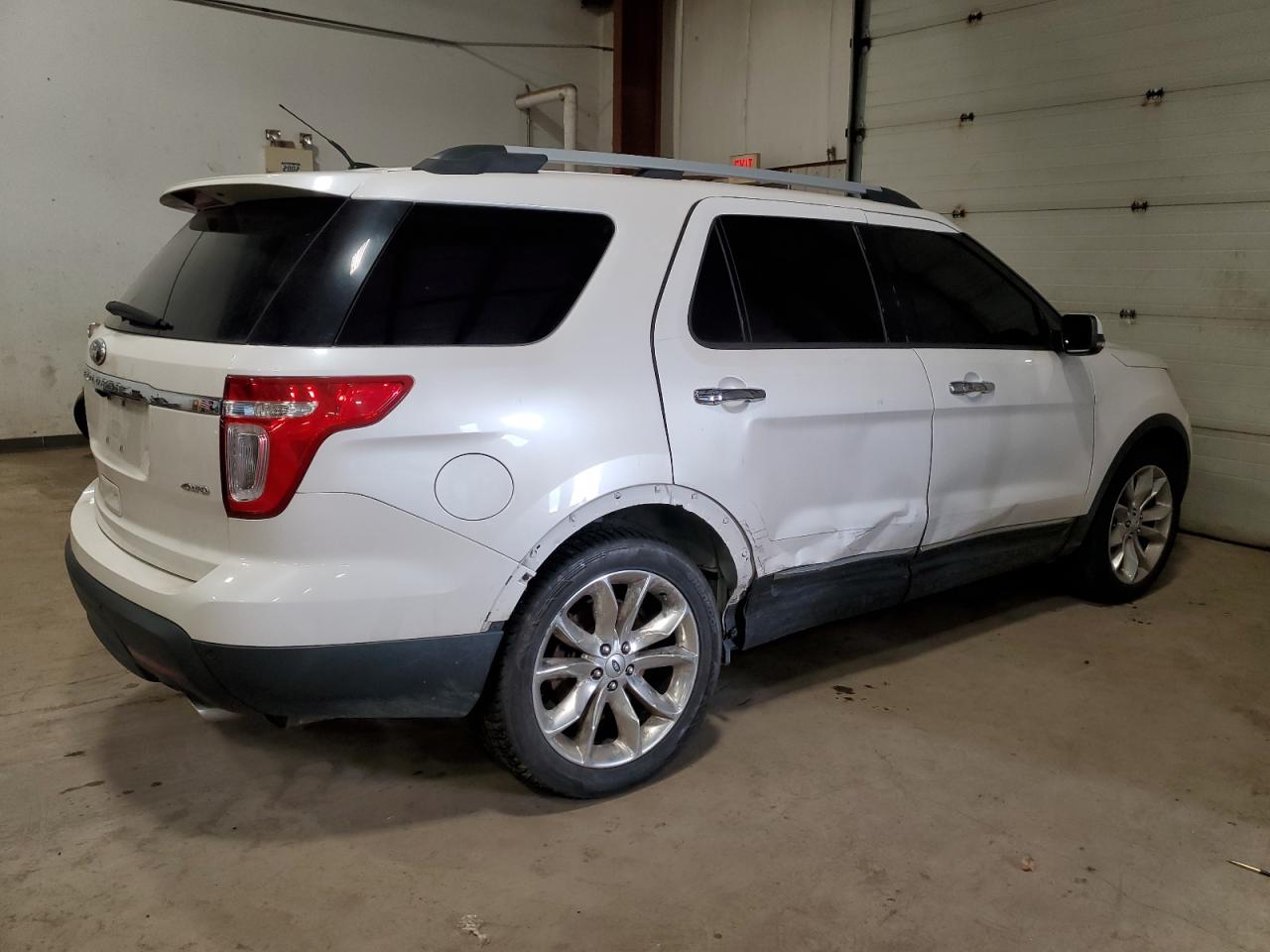 Image 3 of 2013 FORD EXPLORER LIMITED 2013 with VIN 1FM5K8F84DGA43549