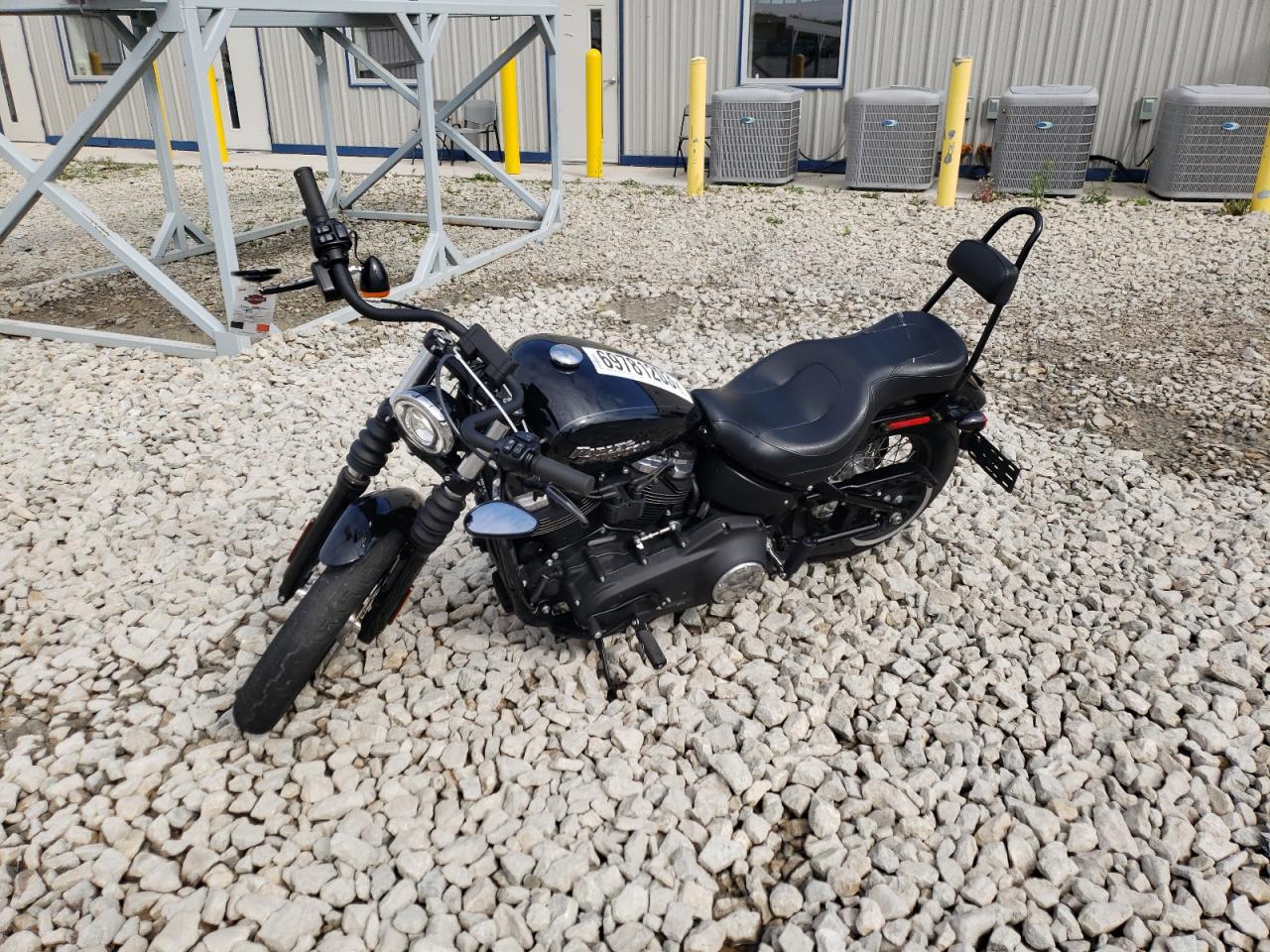 Image 2 of 2020 HARLEY-DAVIDSON FXBB  2020 with VIN 1HD1YJJ14LB011827