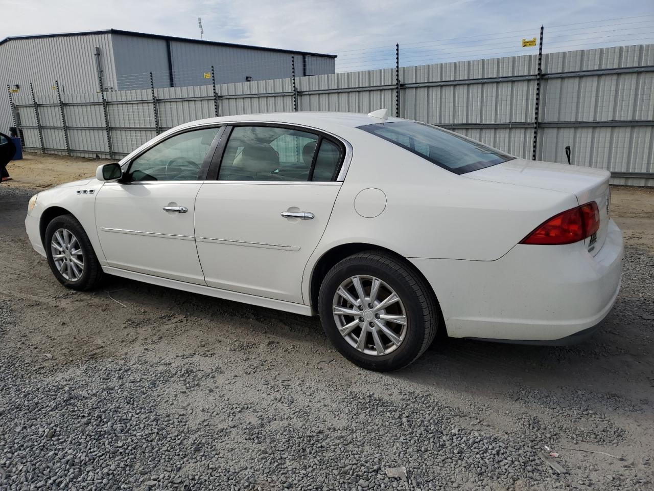 Image 2 of 2011 BUICK LUCERNE CXL 2011 with VIN 1G4HC5EM3BU114424