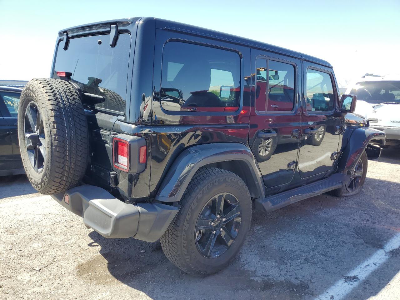 Image 3 of 2021 JEEP WRANGLER UNLIMITED SAHARA 2021 with VIN 1C4HJXEG4MW663105