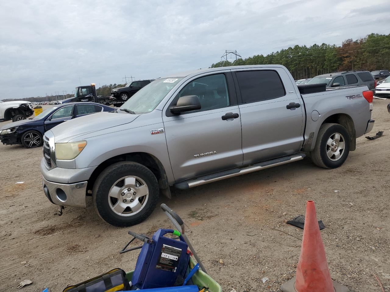 Image 1 of 2010 TOYOTA TUNDRA CREWMAX SR5 2010 with VIN 5TFEY5F1XAX085787