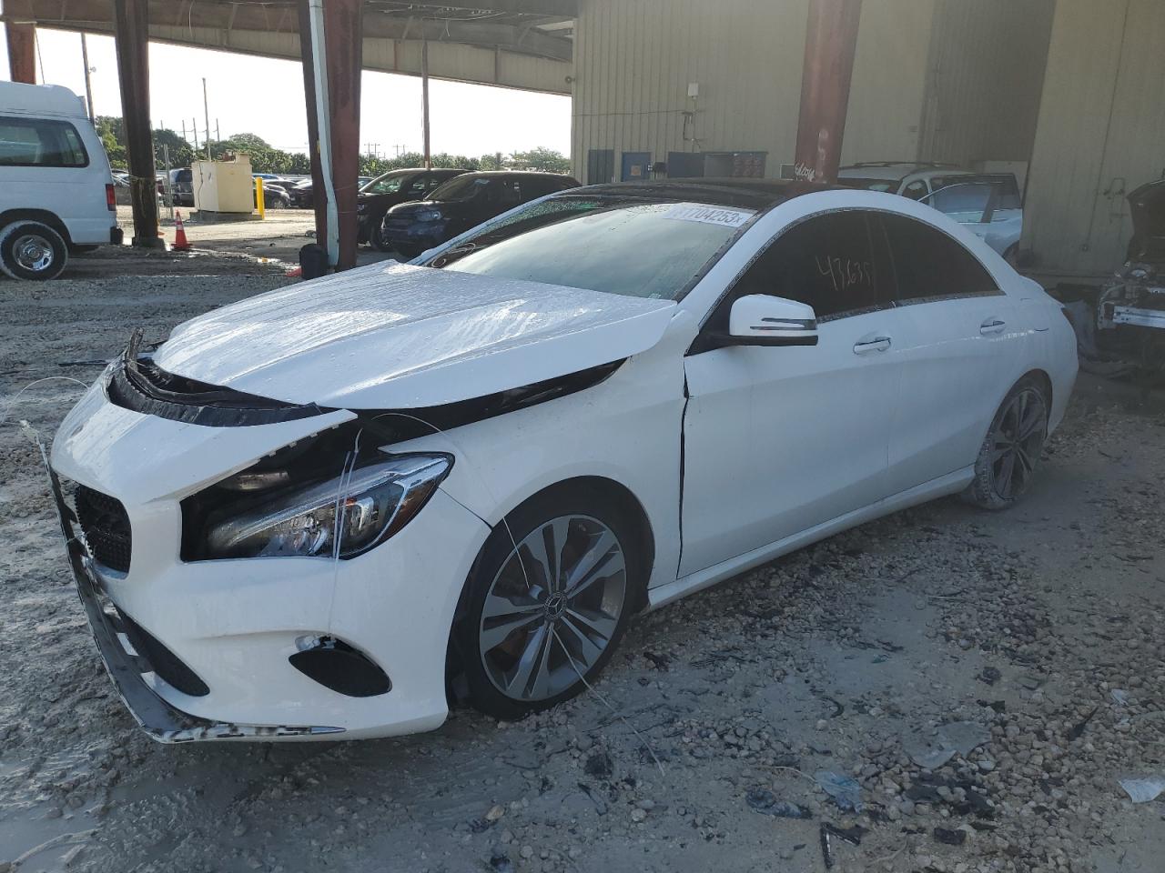 Image 1 of 2019 MERCEDES-BENZ CLA 250 2019 with VIN WDDSJ4EB2KN759672