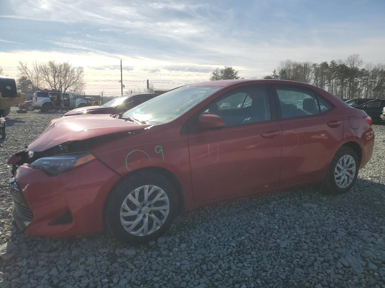 Изображение 1 2018 TOYOTA COROLLA L 2018 с VIN 5YFBURHE0JP761748