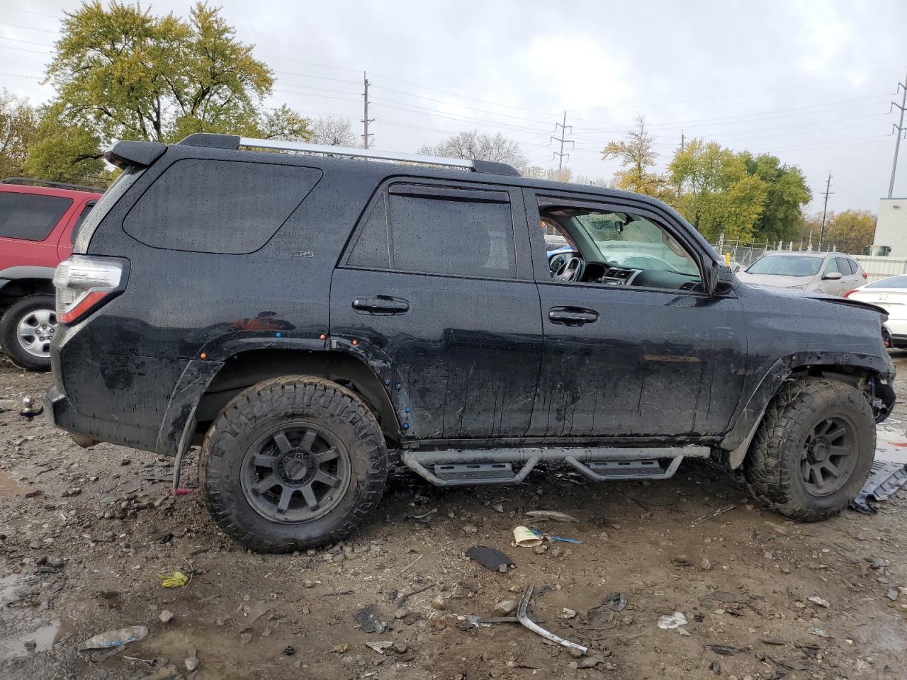 Image 3 of 2019 TOYOTA 4RUNNER SR5 2019 with VIN JTEBU5JR4K5703044