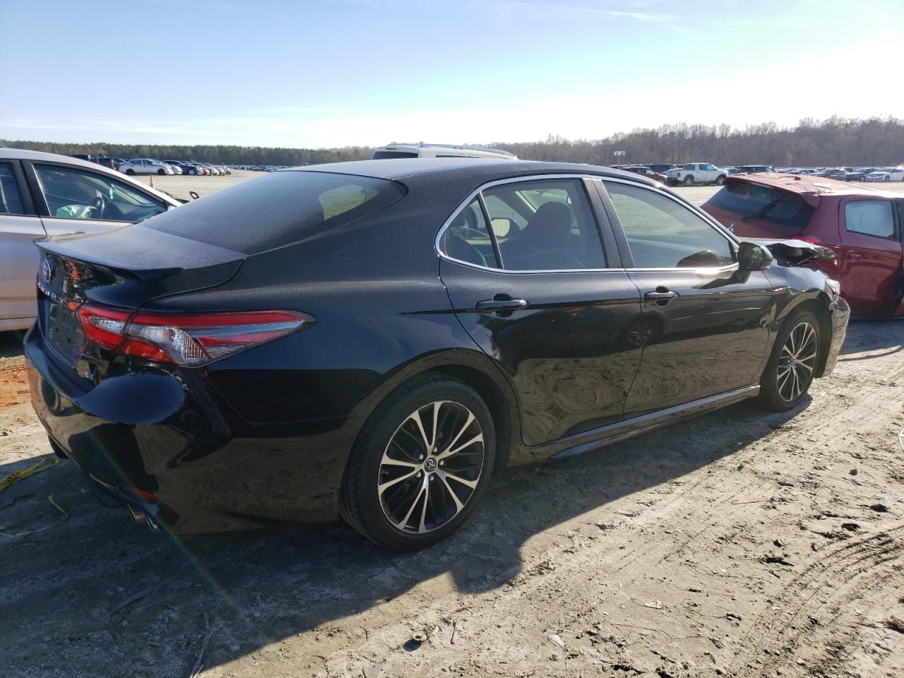 Obraz 3 z 2018 TOYOTA CAMRY L 2018 z VIN JTNB11HK7J3026088