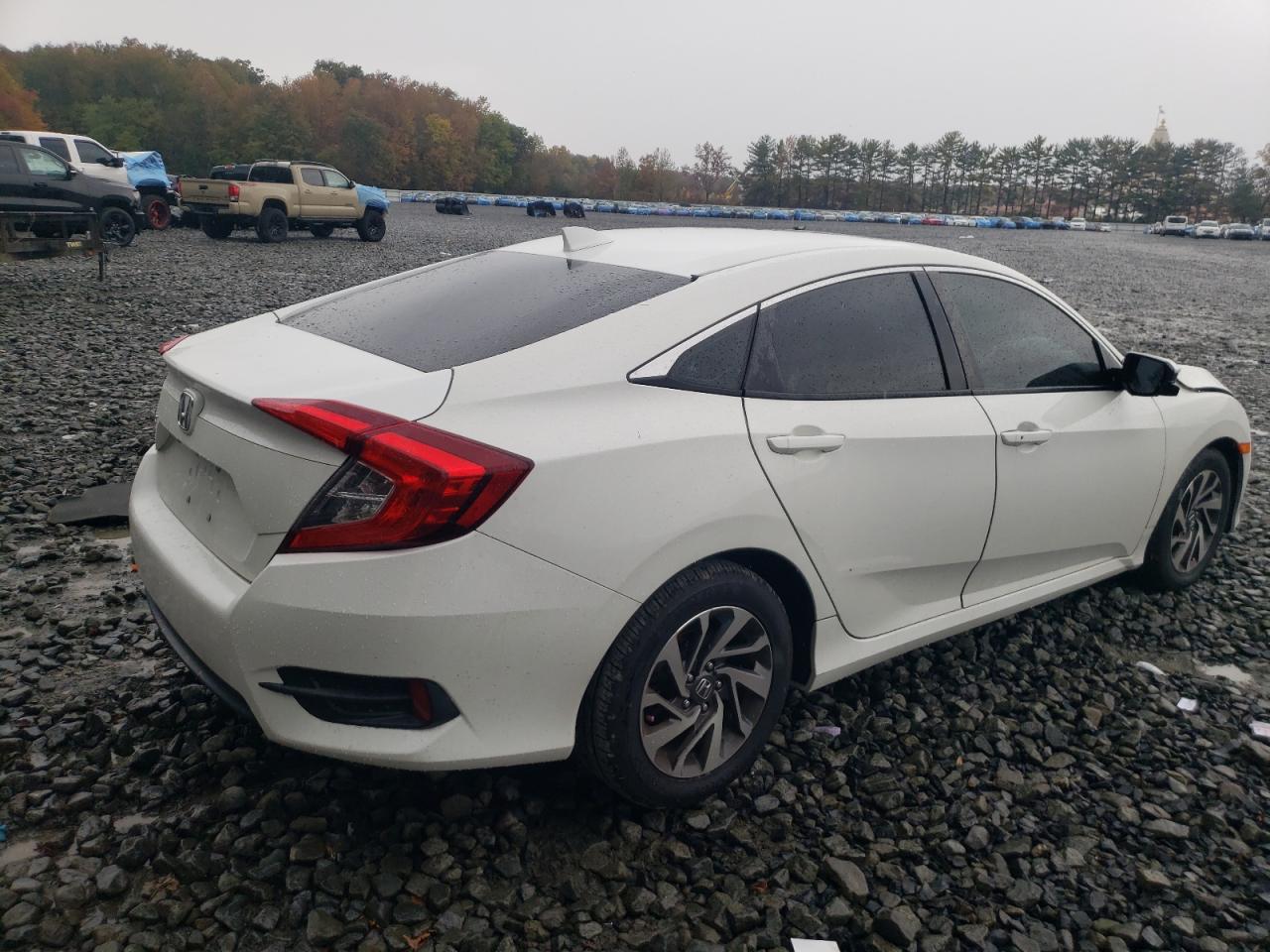 Image 3 of 2018 HONDA CIVIC EX 2018 with VIN 19XFC2F76JE016746