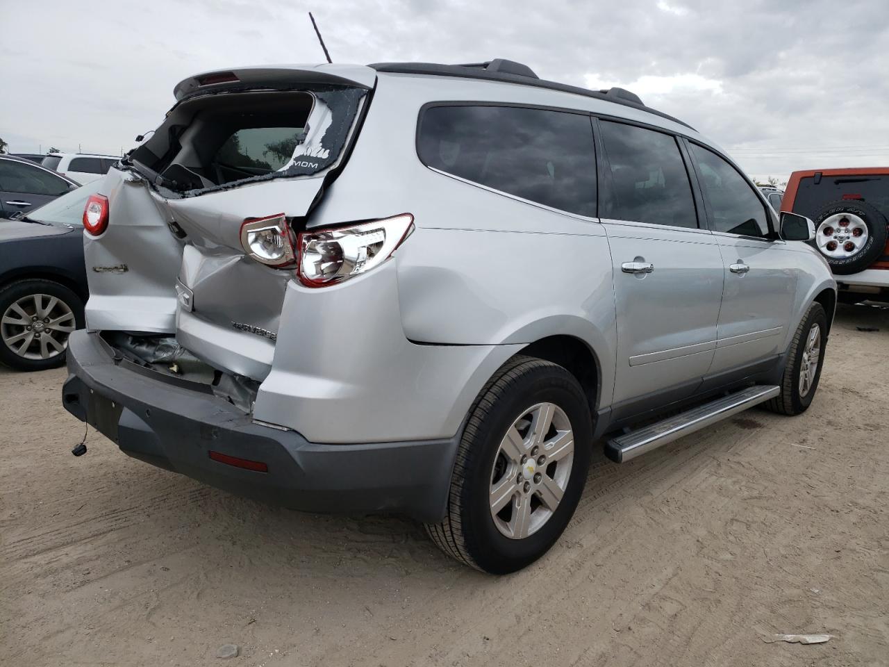 Image 3 of 2011 CHEVROLET TRAVERSE LT 2011 with VIN 1GNKRJED3BJ214436