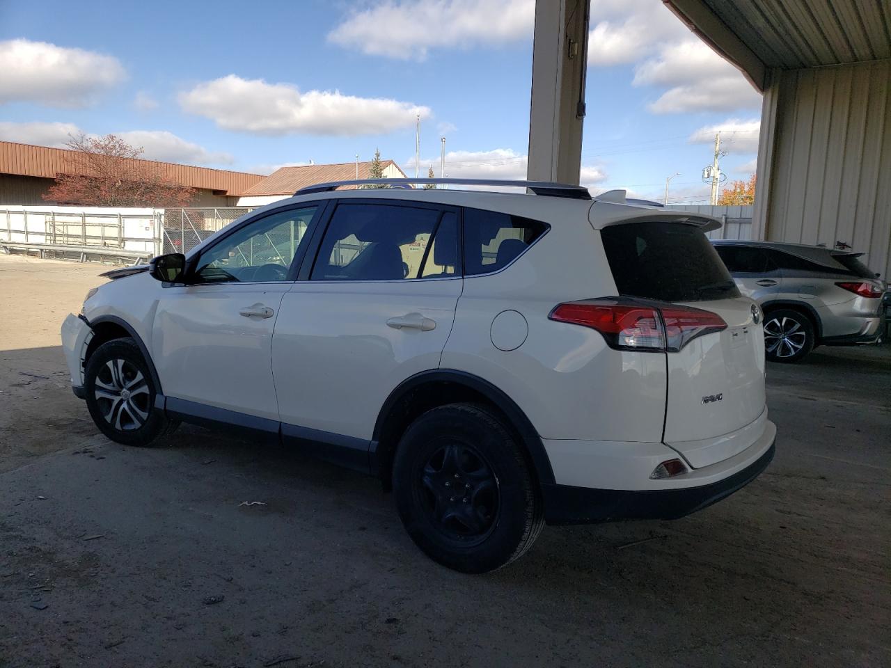 Image 2 of 2016 TOYOTA RAV4 LE 2016 with VIN JTMZFREV6GJ063977