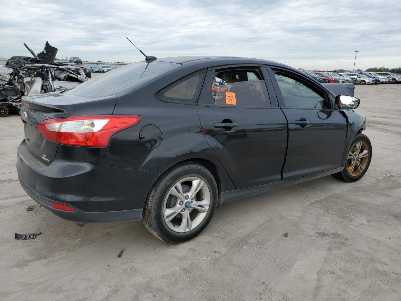Image 3 of 2013 FORD FOCUS SE 2013 with VIN 1FADP3F26DL163429