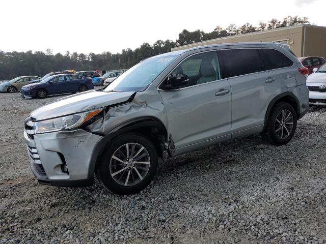 Image 1 of 2018 TOYOTA HIGHLANDER SE 2018 with VIN 5TDKZRFH7JS539990