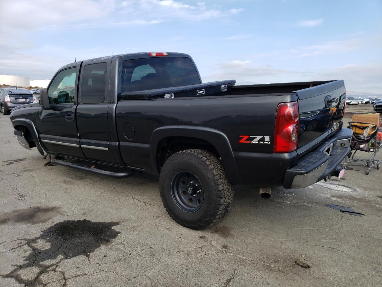 Obraz 2 z 2003 CHEVROLET SILVERADO K1500 2003 z VIN 2GCEK19T631352835