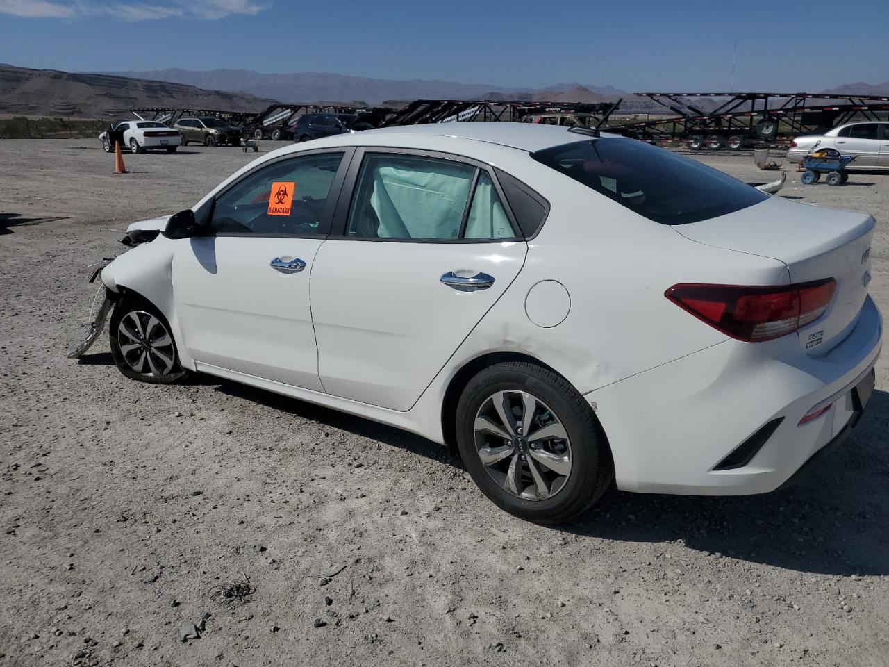Изображение 2 2023 KIA RIO LX 2023 с VIN 3KPA24AD2PE558201