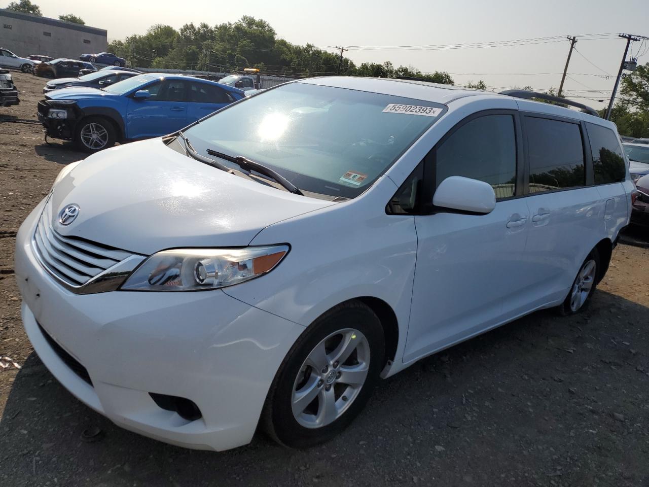 Obraz 1 z 2015 TOYOTA SIENNA LE 2015 z VIN 5TDKK3DC6FS584726