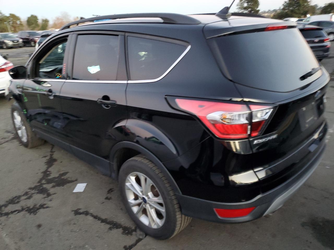 Obraz 2 z 2018 FORD ESCAPE SE 2018 z VIN 1FMCU9GD4JUB44834