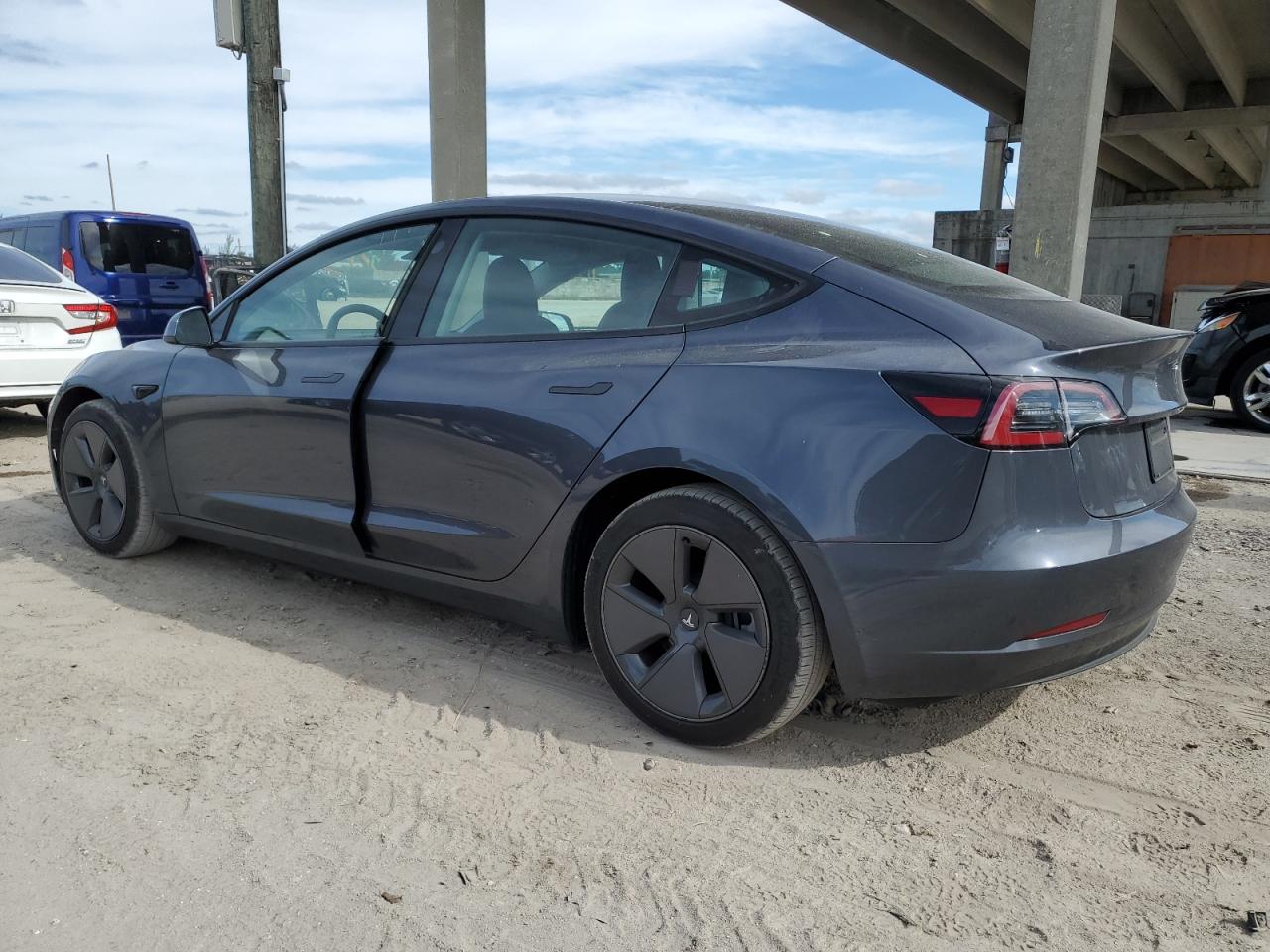 Изображение 2 2023 TESLA MODEL 3 2023 с VIN 5YJ3E1EA3PF407067