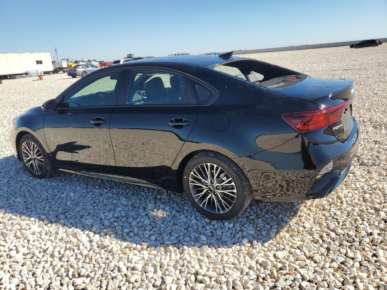 Изображение 2 2023 KIA FORTE GT LINE 2023 с VIN 3KPF54AD4PE688672