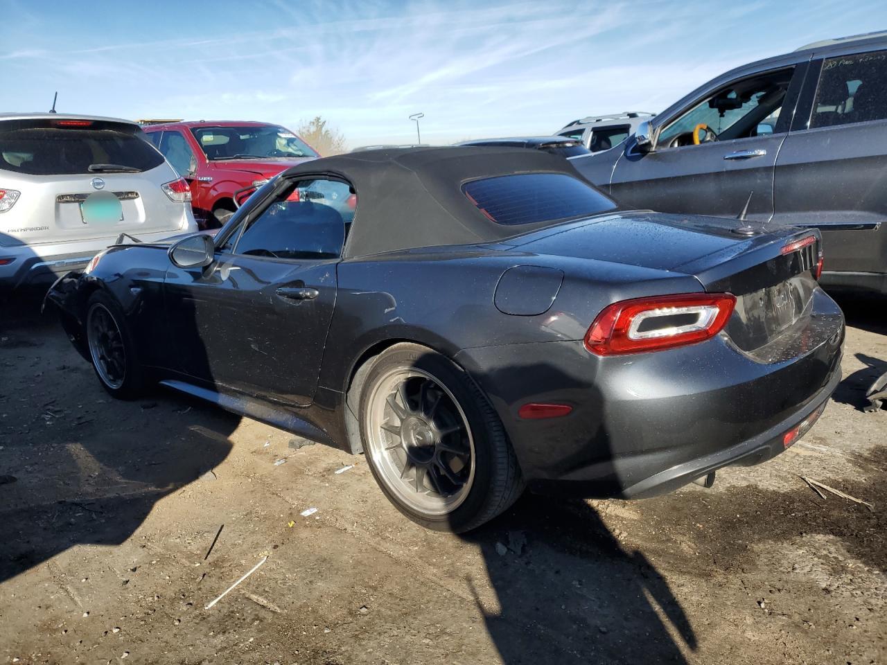 Изображение 2 2017 FIAT 124 SPIDER CLASSICA 2017 с VIN JC1NFAEK6H0120351