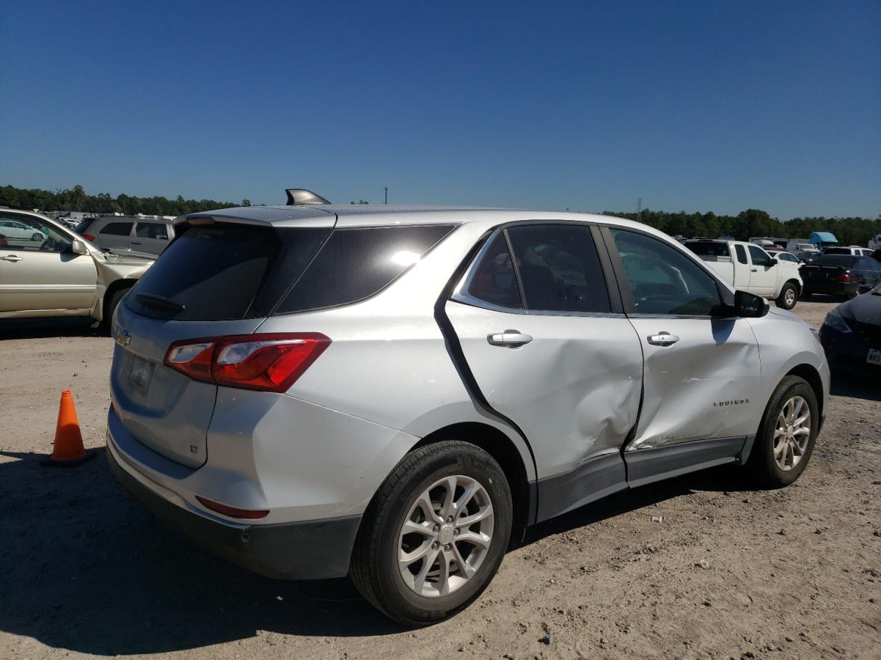 Image 3 of 2021 CHEVROLET EQUINOX LT 2021 with VIN 3GNAXKEVXML351238