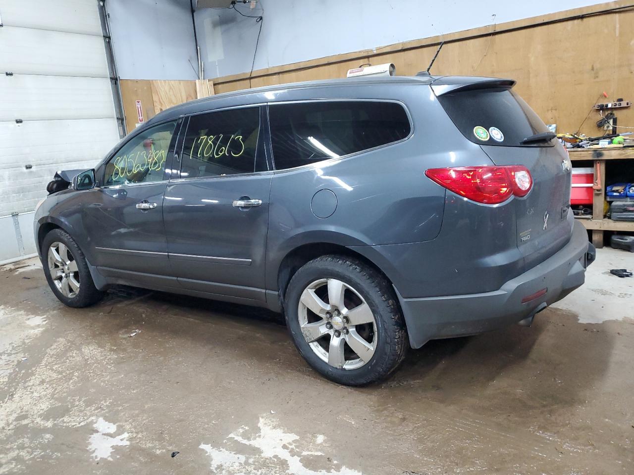 Изображение 2 2011 CHEVROLET TRAVERSE LTZ 2011 с VIN 1GNKVLED4BJ280887