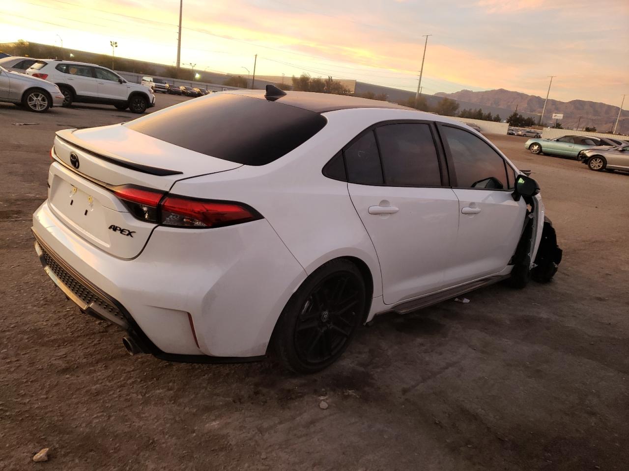 Obraz 3 z 2022 TOYOTA COROLLA XSE 2022 z VIN 5YFT4MCEXNP117243