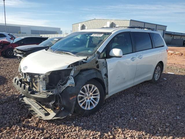Obraz 1 z 2015 TOYOTA SIENNA XLE 2015 z VIN 5TDYK3DC4FS669803