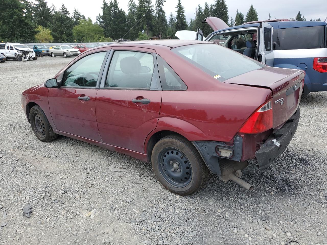 Image 2 of 2007 FORD FOCUS ZX4 2007 with VIN 1FAHP34N87W242201