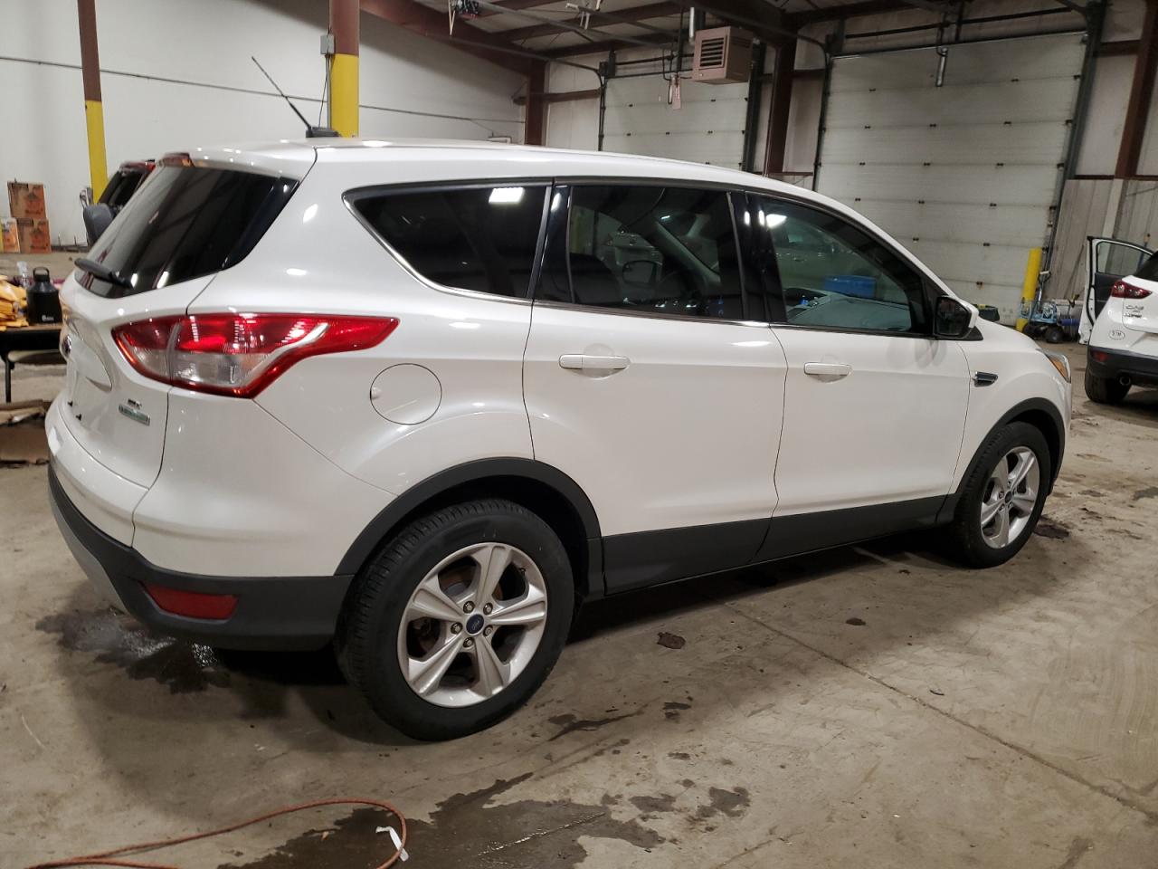 Image 3 of 2016 FORD ESCAPE SE 2016 with VIN 1FMCU0GX5GUB33212
