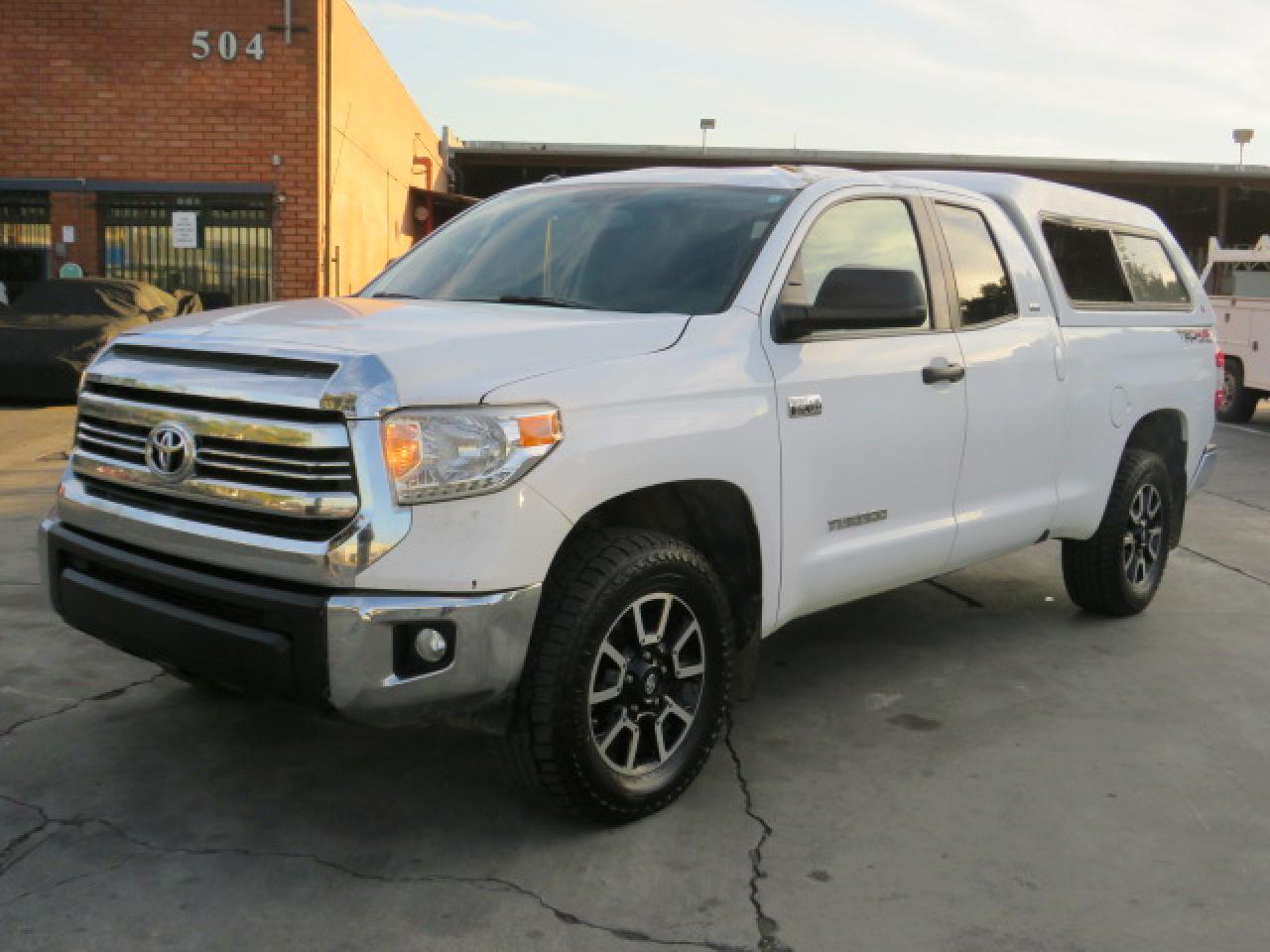 Изображение 2 2017 TOYOTA TUNDRA DOUBLE CAB SR/SR5 2017 с VIN 5TFUY5F14HX586907