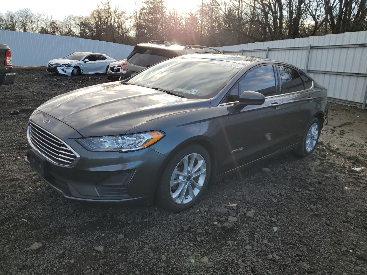 Изображение 1 2019 FORD FUSION SE 2019 с VIN 3FA6P0LUXKR192556