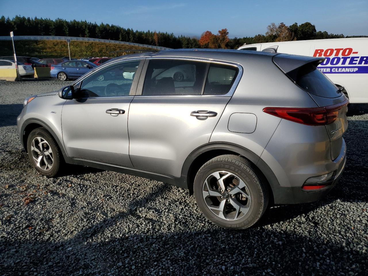 Изображение 2 2021 KIA SPORTAGE LX 2021 с VIN KNDPMCAC2M7943985