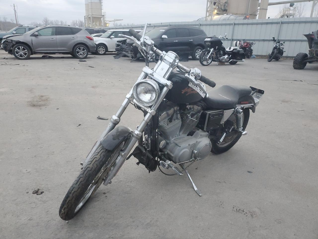 Изображение 2 2000 HARLEY-DAVIDSON XL883 C 2000 с VIN 1HD4CJM11YK123399
