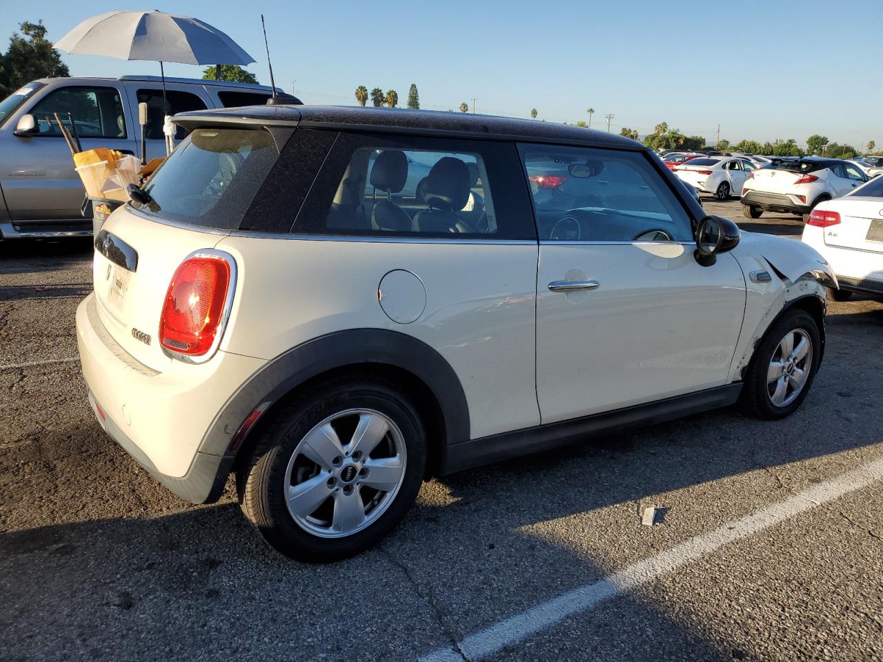 Изображение 3 2016 MINI COOPER  2016 с VIN WMWXP5C55G3B14017