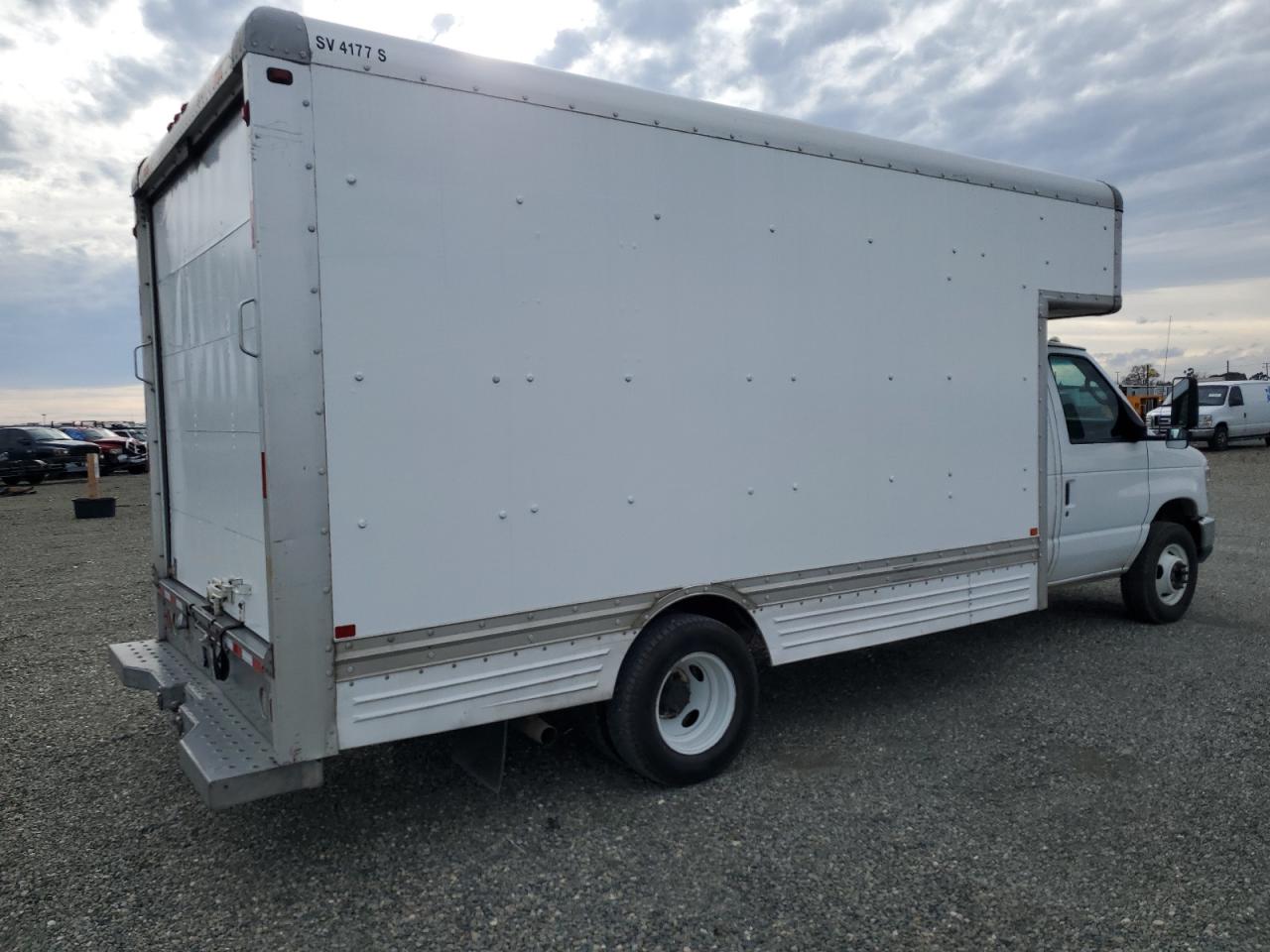 Image 3 of 2009 FORD ECONOLINE E450 SUPER DUTY CUTAWAY VAN 2009 with VIN 1FDXE45S59DA07951