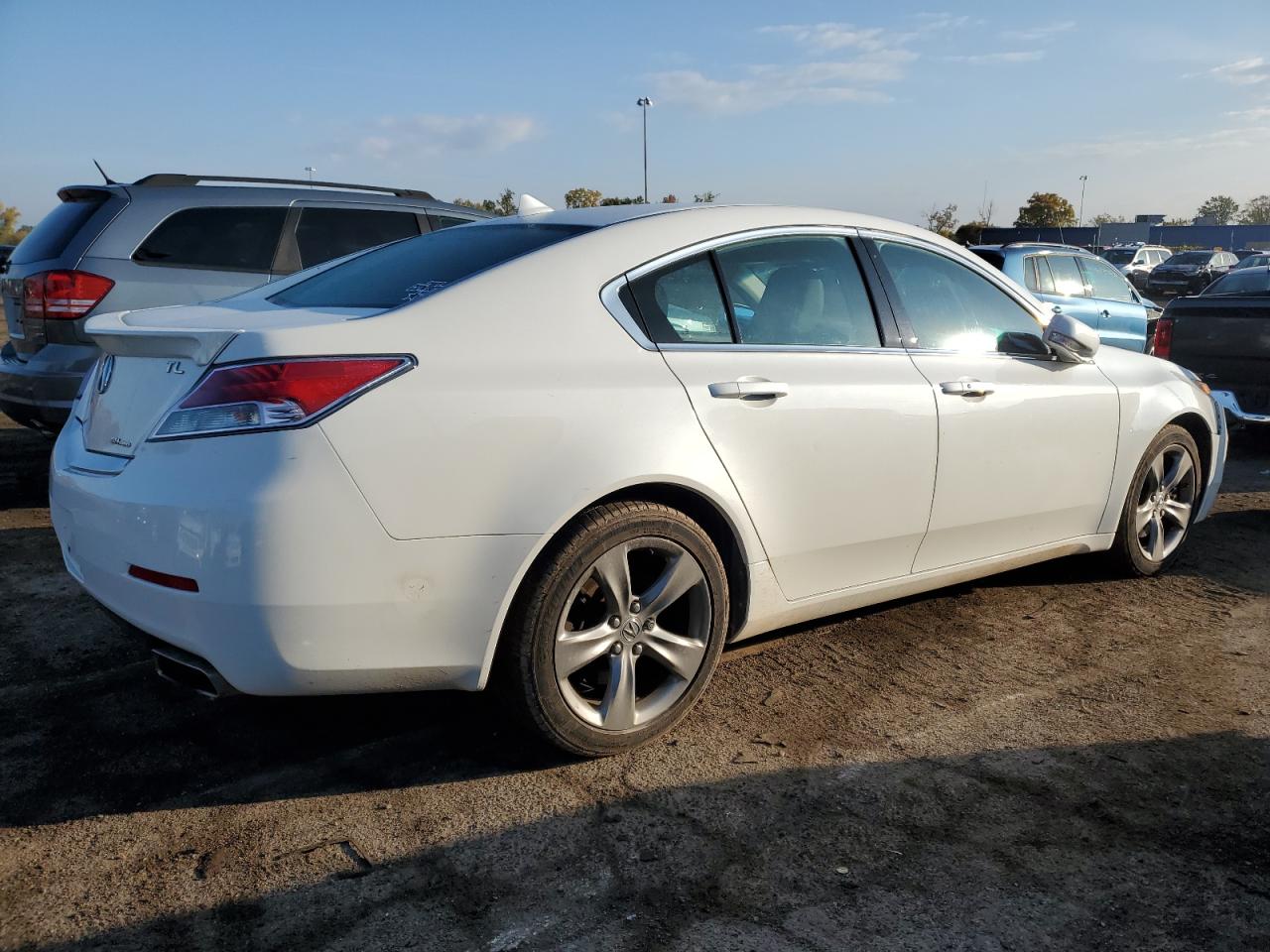 Obraz 3 z 2014 ACURA TL TECH 2014 z VIN 19UUA9F55EA001895