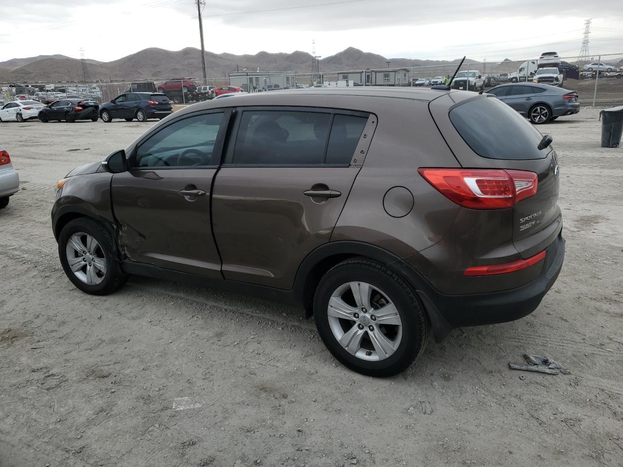 Изображение 2 2012 KIA SPORTAGE BASE 2012 с VIN KNDPB3A24C7184848