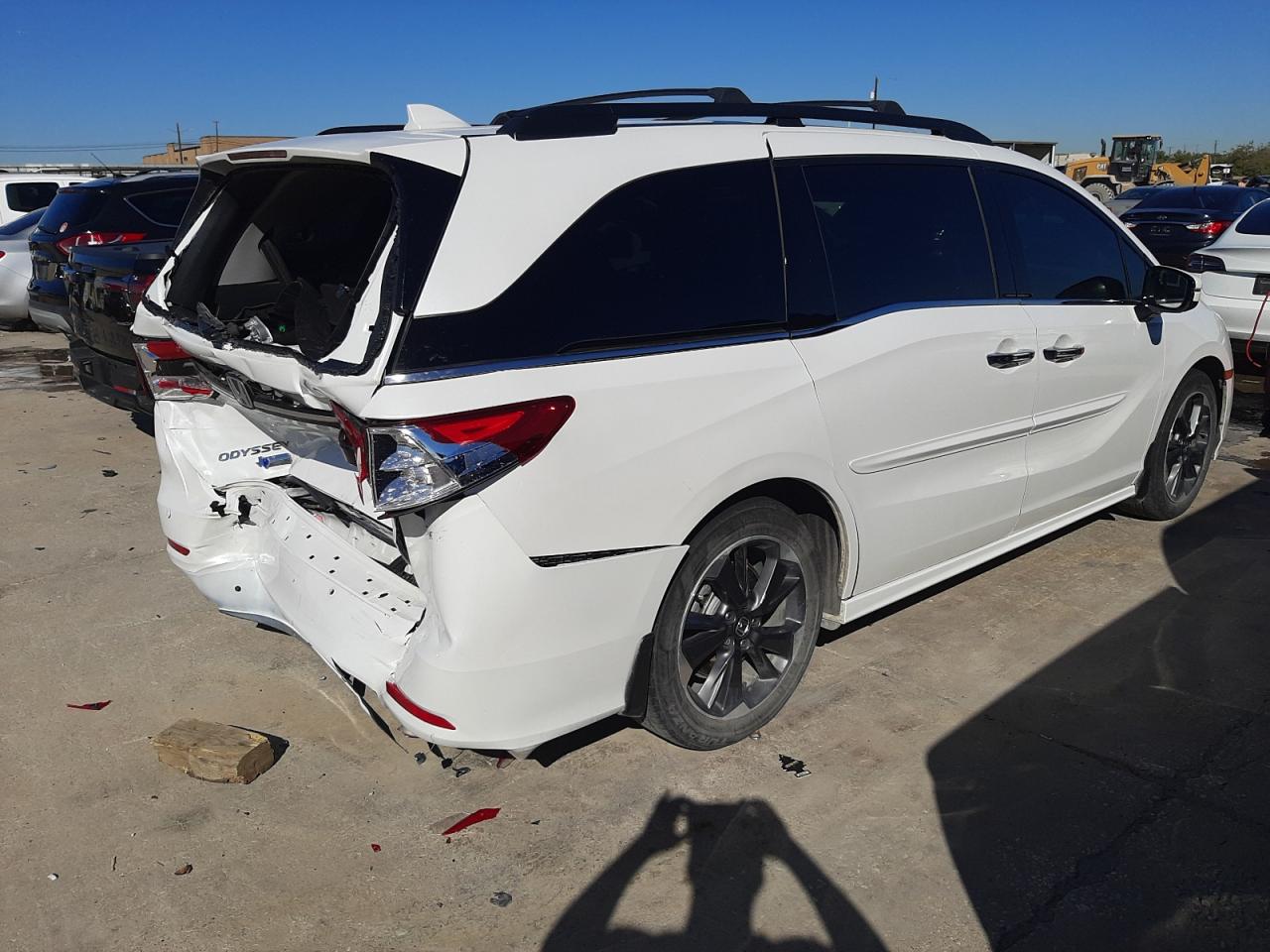Image 3 of 2022 HONDA ODYSSEY ELITE 2022 with VIN 5FNRL6H92NB049228