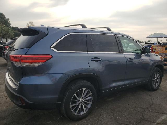 Image 3 of 2018 TOYOTA HIGHLANDER SE 2018 with VIN 5TDKZRFH6JS245688