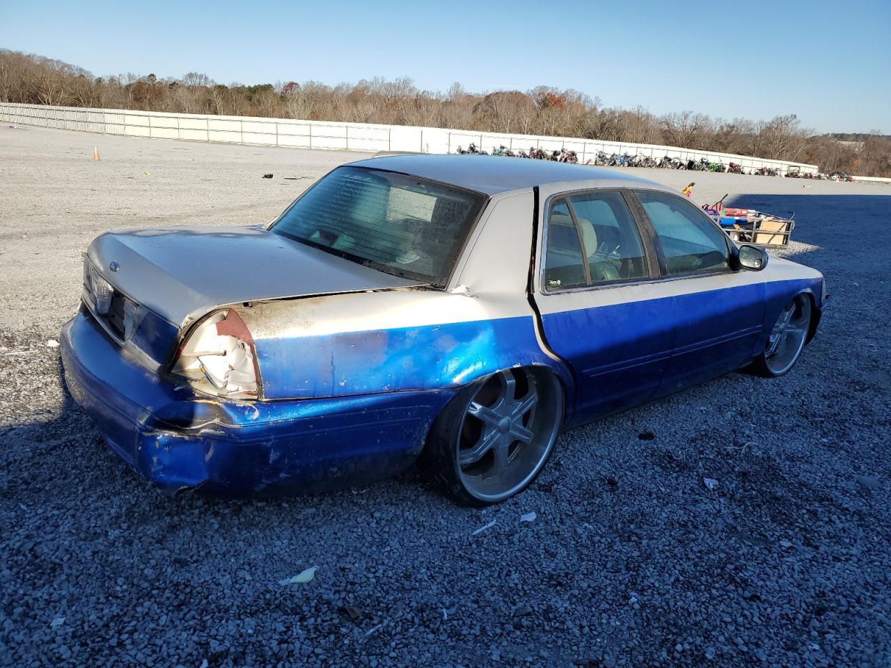 Image 3 of 2000 FORD CROWN VICTORIA POLICE INTERCEPTOR 2000 with VIN 2FAFP71W0YX197093