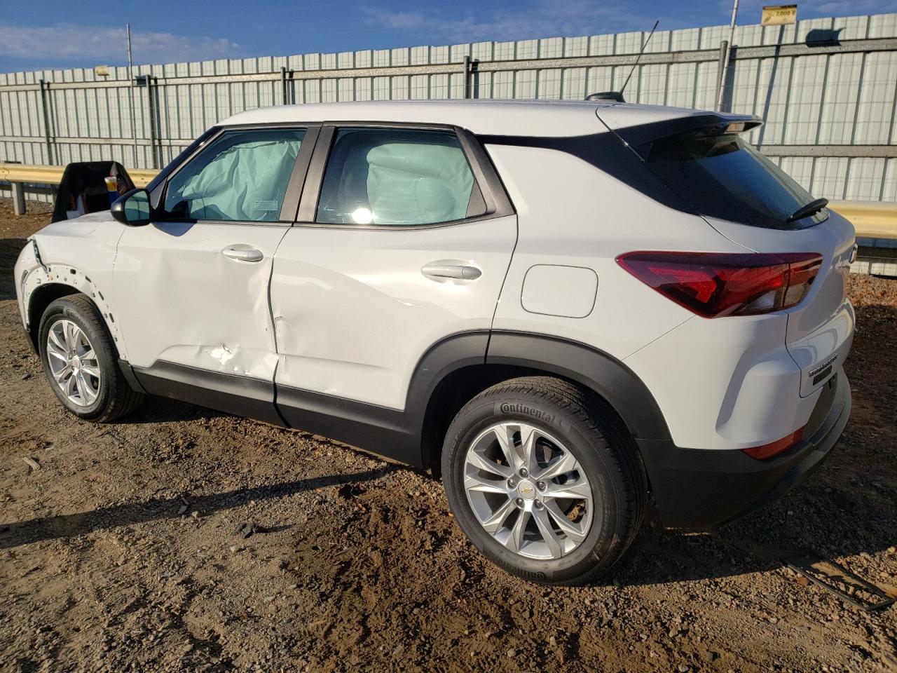 Image 2 of 2023 CHEVROLET TRAILBLAZER LS 2023 with VIN KL79MMS20PB206433