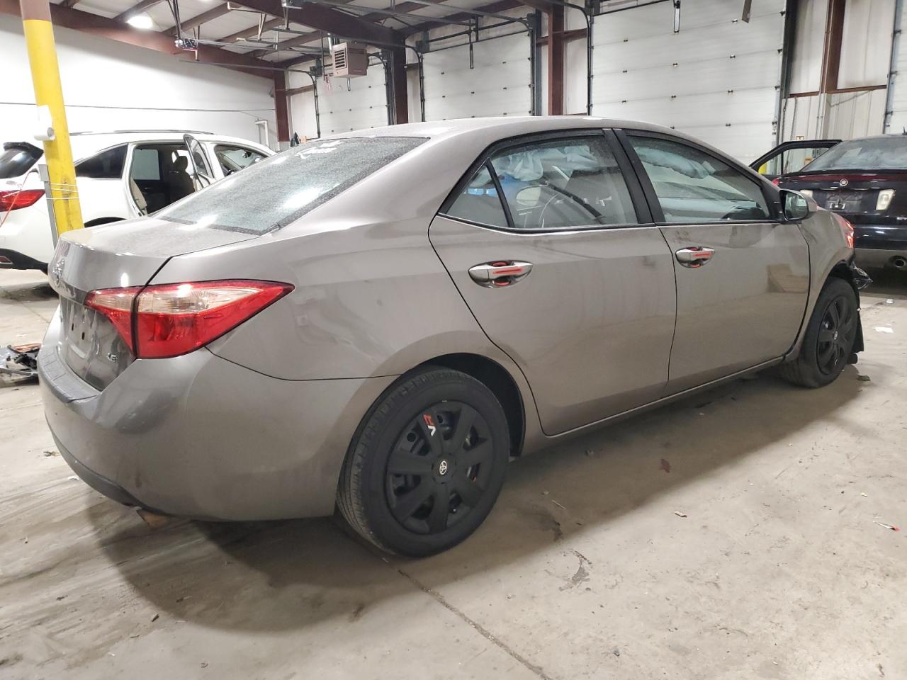 Image 3 of 2017 TOYOTA COROLLA L 2017 with VIN 2T1BURHE5HC920757