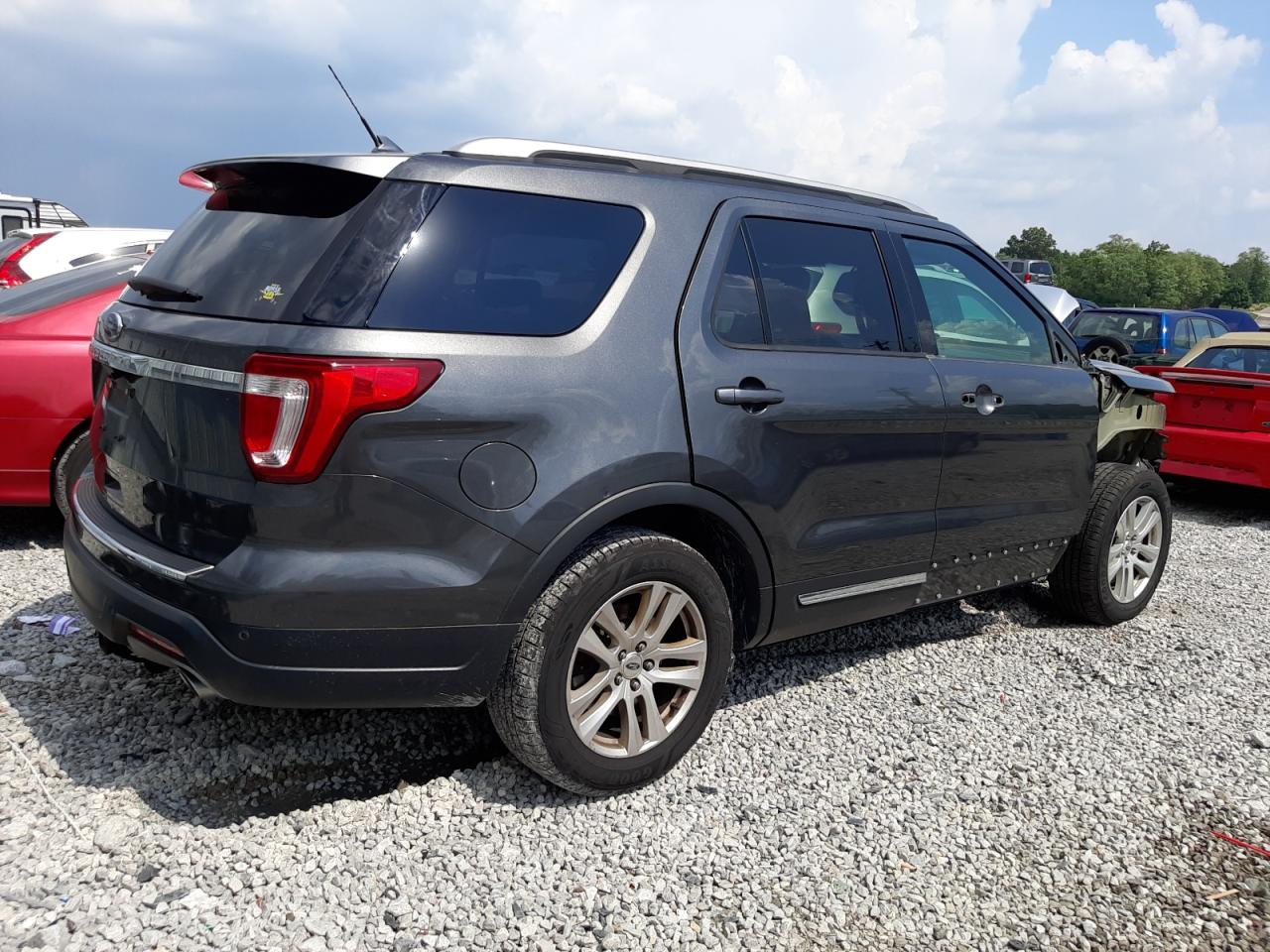 Image 3 of 2018 FORD EXPLORER XLT 2018 with VIN 1FM5K7D85JGC66868